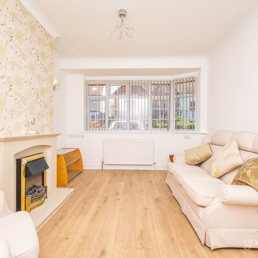 Lynmouth Avenue, Morden, SM4 - Photo 1