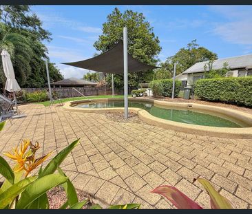 Charming Stand-Alone Villa in Whitfield Location - Photo 5