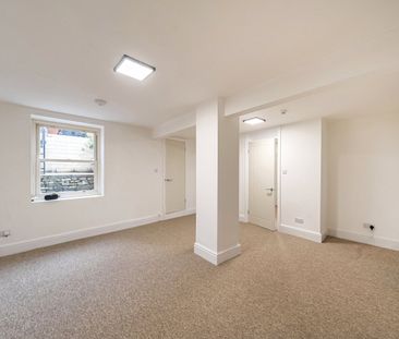 St. Georges Square, Cheltenham, Gloucestershire, GL50 - Photo 6