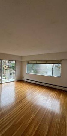 Large one bedroom top floor bright and quiet with large balcony Marpol - Photo 1