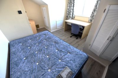 3 bedroom Flat in Brudenell Mount, Leeds - Photo 3