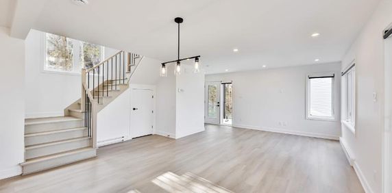 3 CH - 2 SDB - Sainte-Agathe-des-Monts - $2,175 /mo - Photo 2