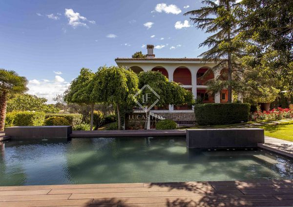 Luxurious villa to rent in one of the best urbanisations in El Bosque