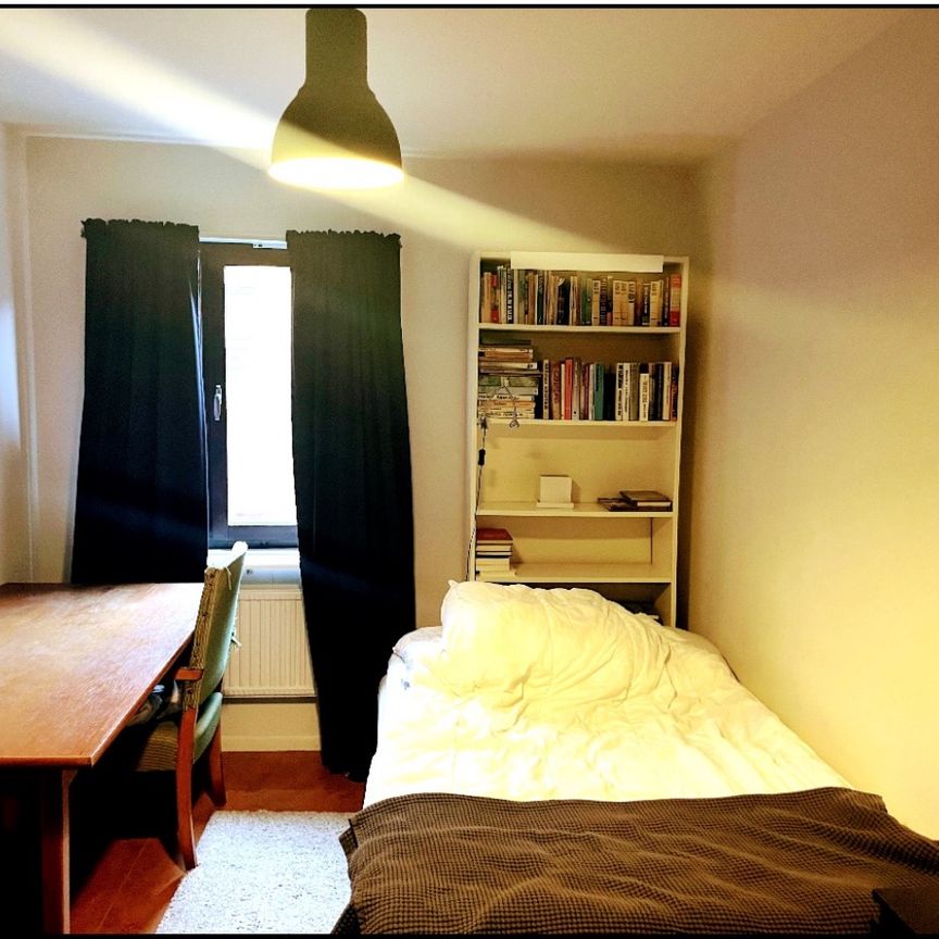 Nedre Kvarnbergsgatan, Göteborg - Photo 1