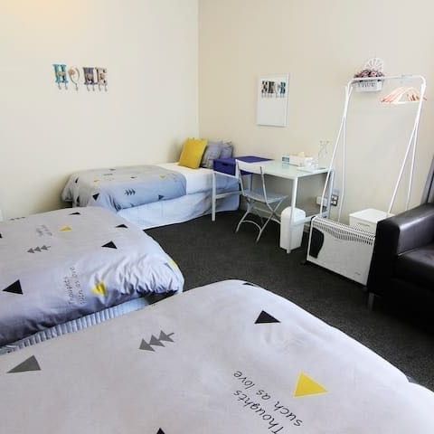 House in central city with space for business. - Photo 1