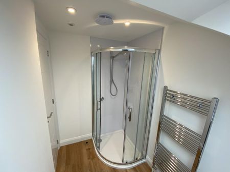 5 bedroom end of terrace house to rent - Photo 4