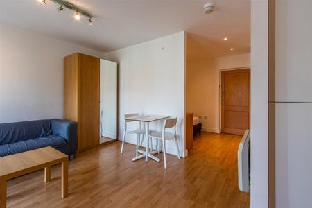 Studio to rent - Photo 2