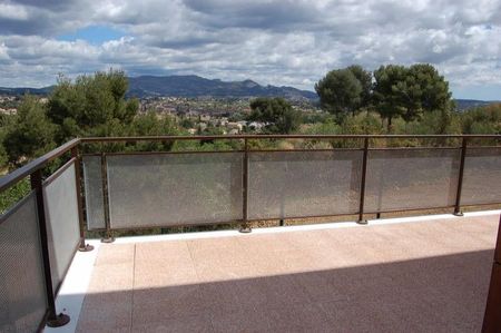 CHATEAU GOMBERT Superbe duplex T4 de 93 m2 dans residence securisee avec piscine terrasse de 30 ..., - Photo 3