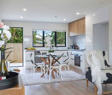 BEAUTIFUL 3 BEDROOM, 2+1/2 BATH TOWNHOUSE - Photo 4