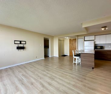 For Lease - 2760 Carousel Crescent Unit# 1508, Blossom Park - Airpo... - Photo 5