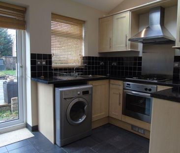 2 bedroom terraced house to rent - Photo 1