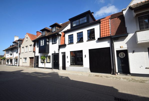 Prachtige woning gelegen in de charmante omgeving van het Keuvelhoekplein. - Photo 1