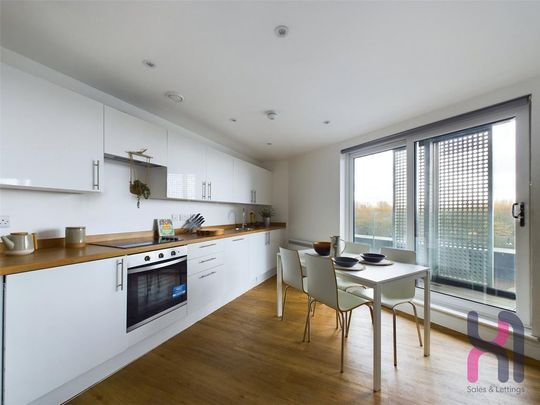 3 bedroom flat to rent - Photo 1