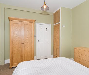 1 Bed Flat, Munster Road, SW6 - Photo 1