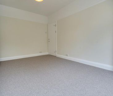 4 bedroom semi-detached house to rent - Photo 6