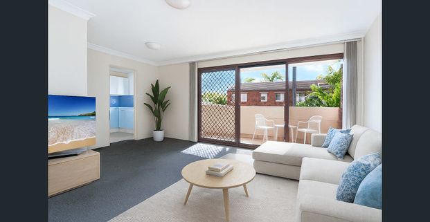 PERFECT SUNNY SPACE STEPS TO THE BEACH! - Photo 1