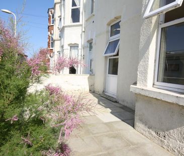 2 bedroom apartment to rent - Photo 6