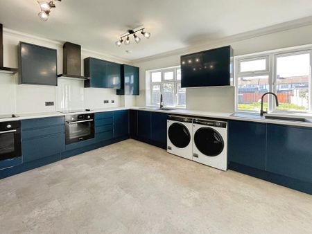 1 bedroom in a house share to rent - Photo 5