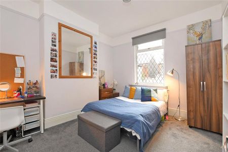 6 bedroom terraced house to rent - Photo 3