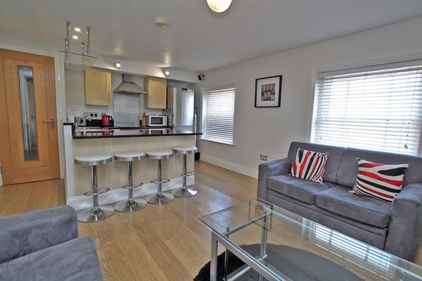 2 bedroom Apartment to rent - Photo 1