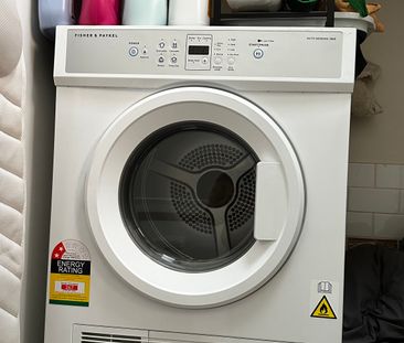 Port Melbourne - Photo 1