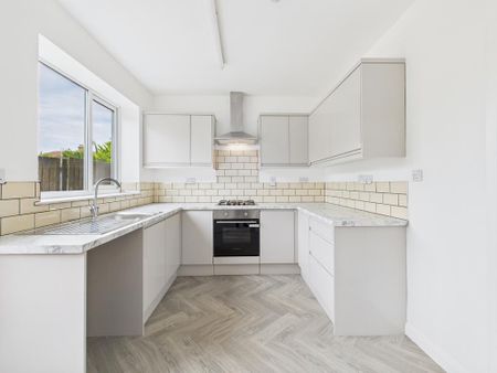 3 bedroom terraced house to rent - Photo 5