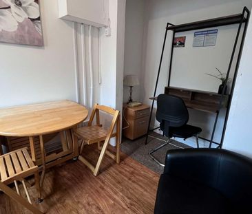 Kersington Crescent - Photo 3