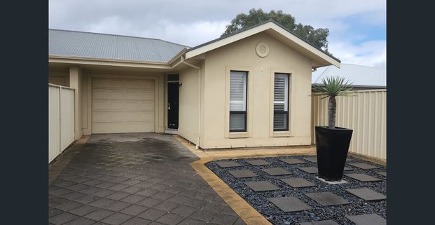 Modern Style Courtyard - Conveniently Located - Photo 1