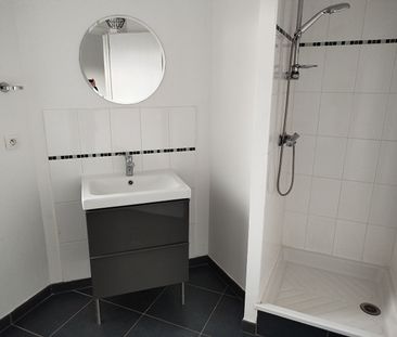 Location Appartement 2 pièces 48m² PERENCHIES 59840 - Photo 4