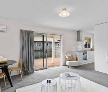 MERIVALE - TWO BEDROOM UNIT WITH GARAGE AND LARGE SECTION - Photo 4