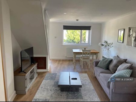 1 bedroom flat to rent - Photo 2