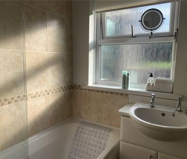 2 bedroom bungalow to rent - Photo 2
