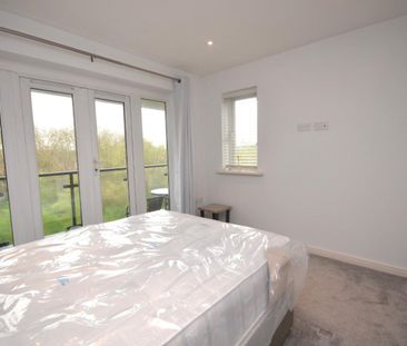 2 bedroom Flat To Let - Photo 5