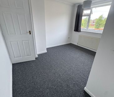 3 Bed Terraced House, Handcross Road, LU2 - Photo 2