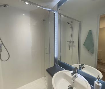 Ensuite Bronze - Photo 5