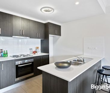 Conveniently Located Two Bedroom Apartment - Photo 5