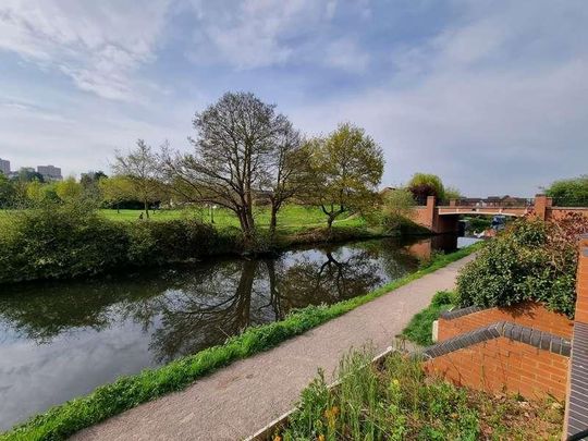 Fen Close, Kidderminster, DY10 - Photo 1