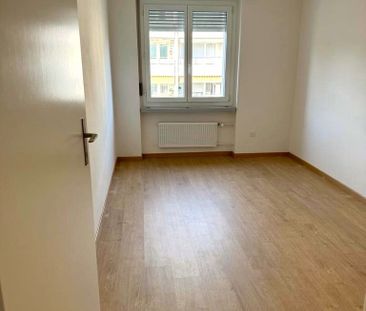 Rent a 4 ½ rooms apartment in Buchrain - Photo 2