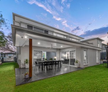 Beautiful Home in the heart of Hendra - Photo 3