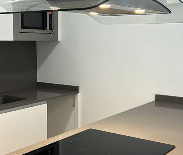 1 Bedroom Apartment For Rent in Estepona, Málaga - Photo 2