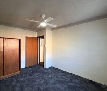 WALK TO BEACH, MODERN KITCHEN, INTERNAL LAUNDRY - Photo 2