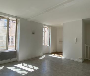 Location Appartement 3 pièces 65m² LA ROCHELLE 17000 - Photo 1
