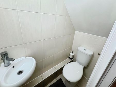 4 bedroom terraced house to rent - Photo 4