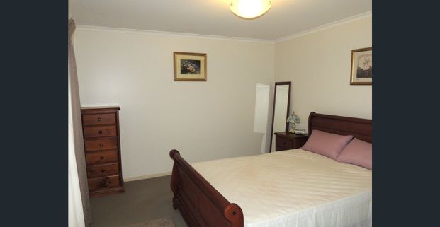 Near Central Townhouse - Photo 1