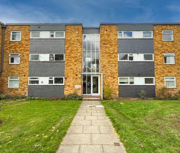 Bishops Court, Trumpington, Cambridge - Photo 2