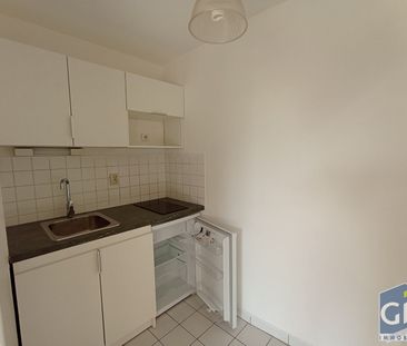 Location Appartement 2 pièces 35m² - Photo 2