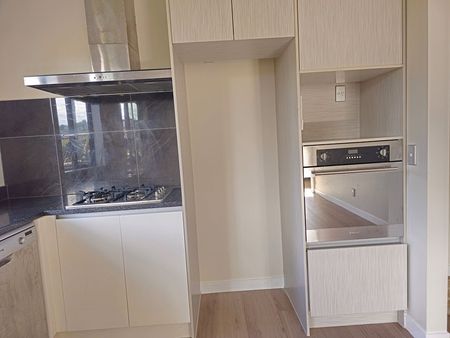Modern 2-Bedroom Unit - Photo 2