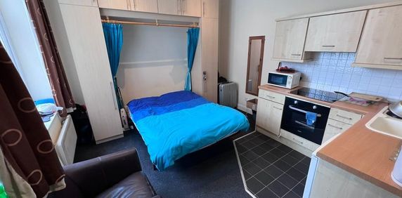 Studio to rent - Photo 2