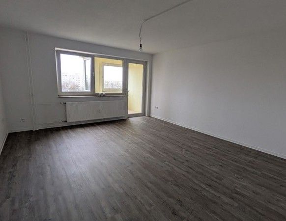 Modernisierte 2- Zimmer-Wohnung mit Wintergarten ab sofort - Foto 1