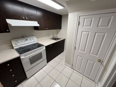 For Lease - 3866 Freeman Terrace Unit# Basement, Mississauga, Ontario - Photo 5